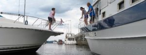 uh-oh-big-boat-tries-to-take-up-while-still-tied-up